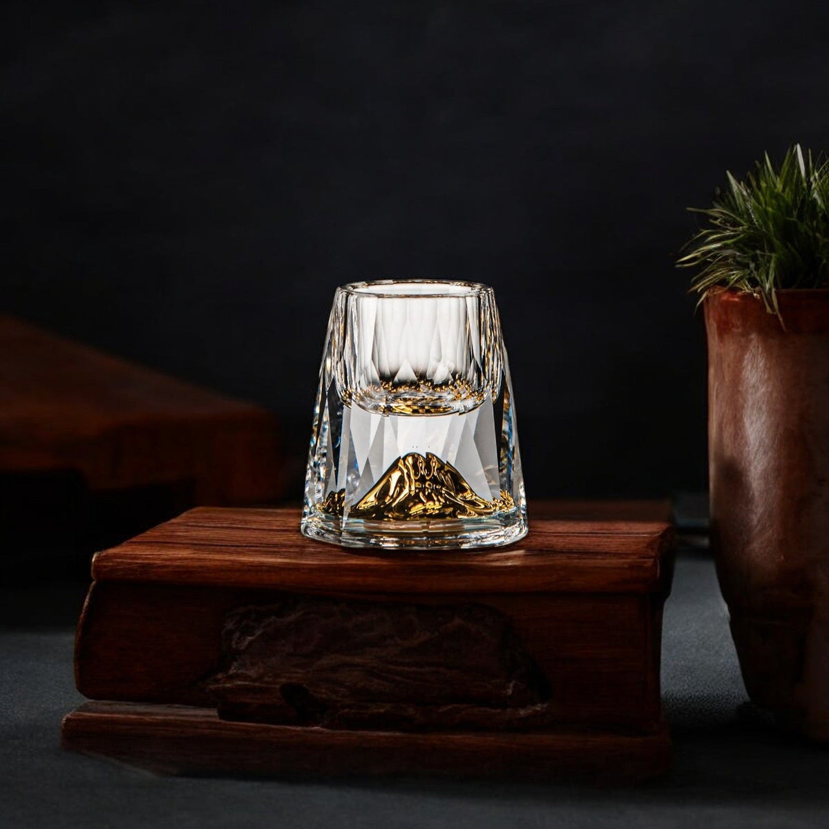 Oak & Coral | Luxury Crystal Glasses with Gold Flakes – Handmade – Set of 2 – For Whisky & Premium Beverages