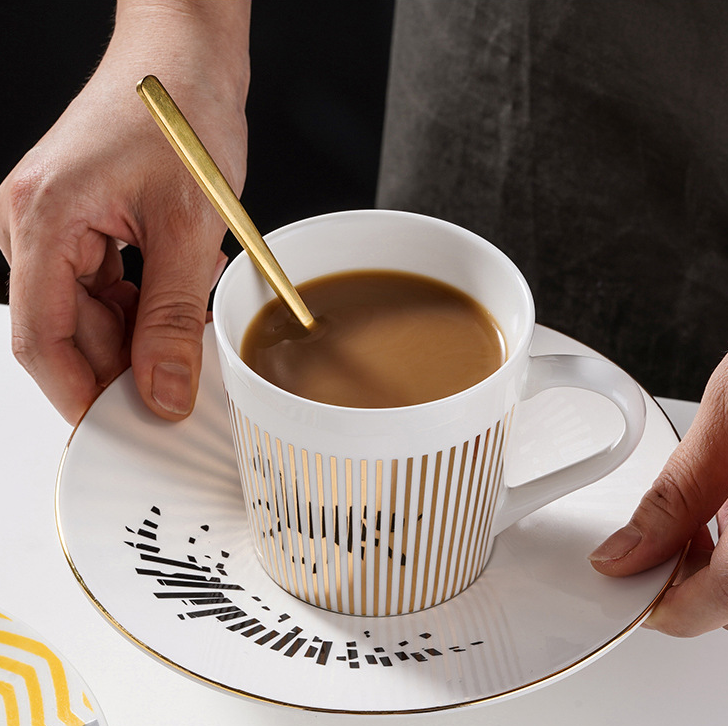 Oak & Coral | Moving Reflection Creative Coffee Cup Mirror Reflection Coffee Mug