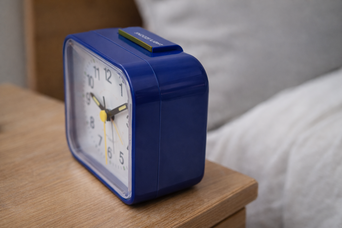 Oak & Coral | Silent & Peaceful Alarm Clock – Non-Ticking, Gentle Wake-Up Light, Snooze Function