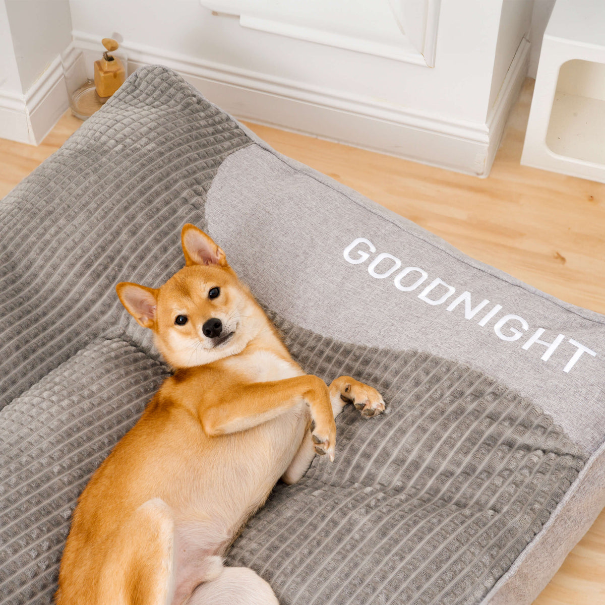 Oak & Coral | Thick scratch-resistant spine protection dog bed