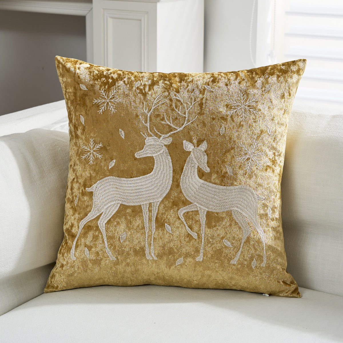 Decorative Velvet Throw Pillow with Appliqué Reindeer Motif