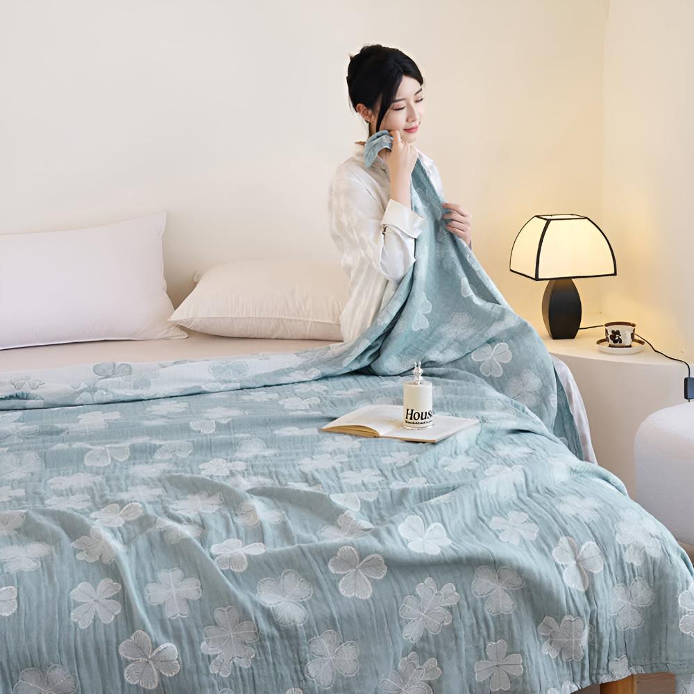 Four-Leaf Clover Cotton Blanket