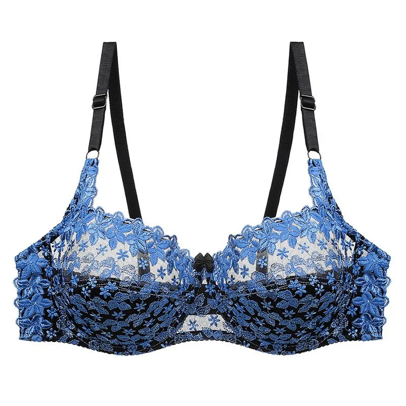 Plus-size push-up bra in embroidered lace
